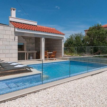Beautiful Apartment With Private Pool Trogir Eksteriør bilde