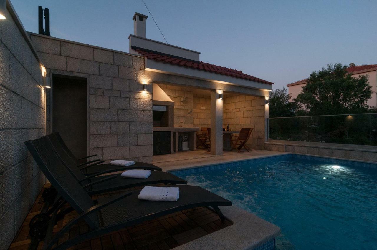 Beautiful Apartment With Private Pool Trogir Eksteriør bilde