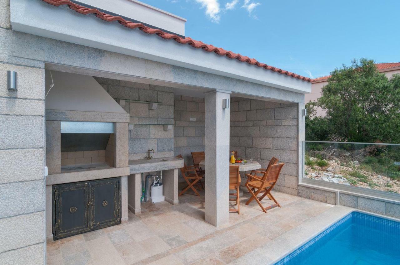 Beautiful Apartment With Private Pool Trogir Eksteriør bilde