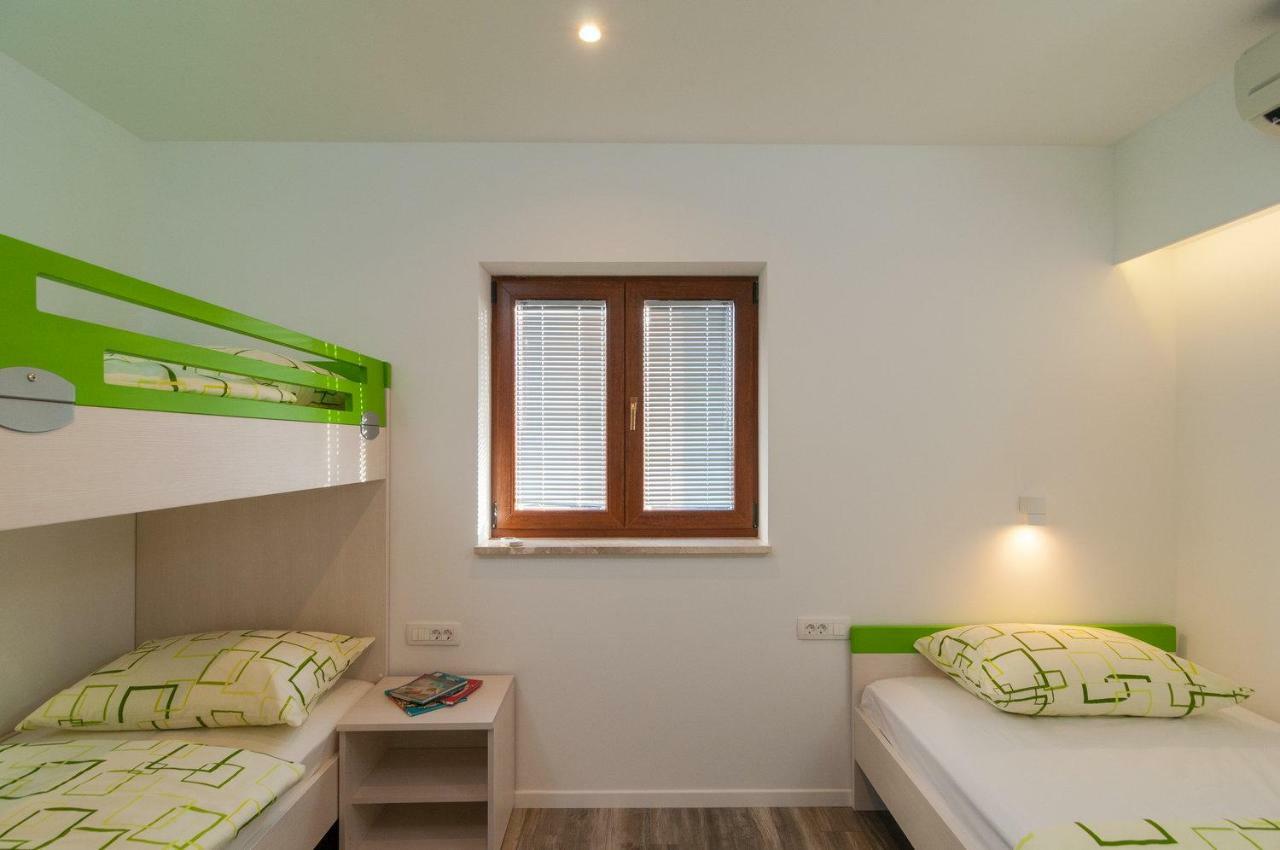 Beautiful Apartment With Private Pool Trogir Eksteriør bilde