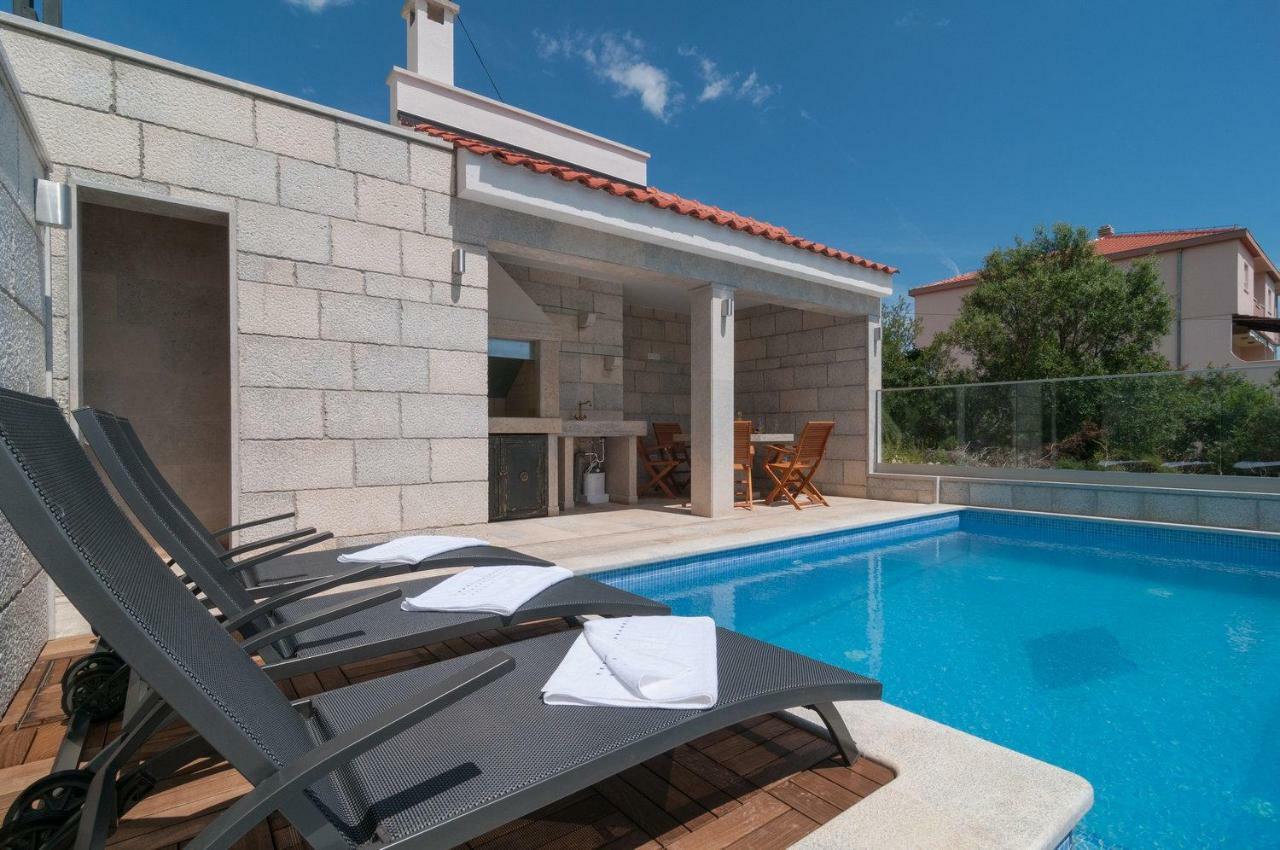 Beautiful Apartment With Private Pool Trogir Eksteriør bilde