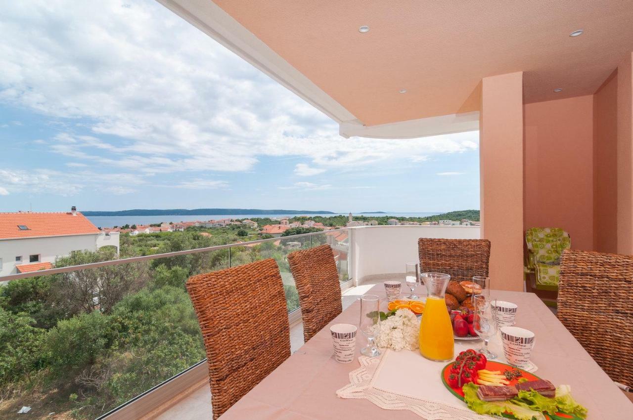 Beautiful Apartment With Private Pool Trogir Eksteriør bilde