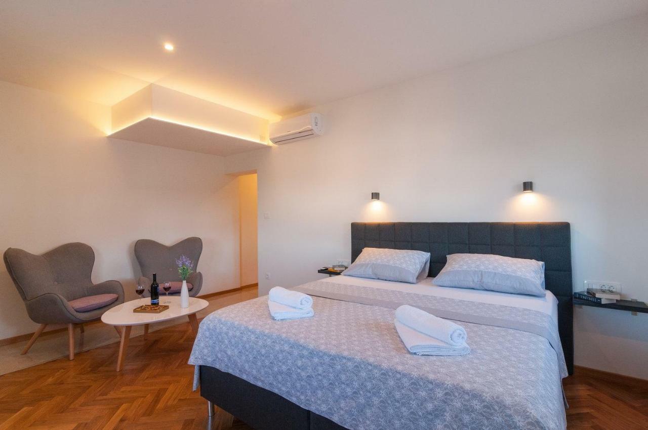 Beautiful Apartment With Private Pool Trogir Eksteriør bilde