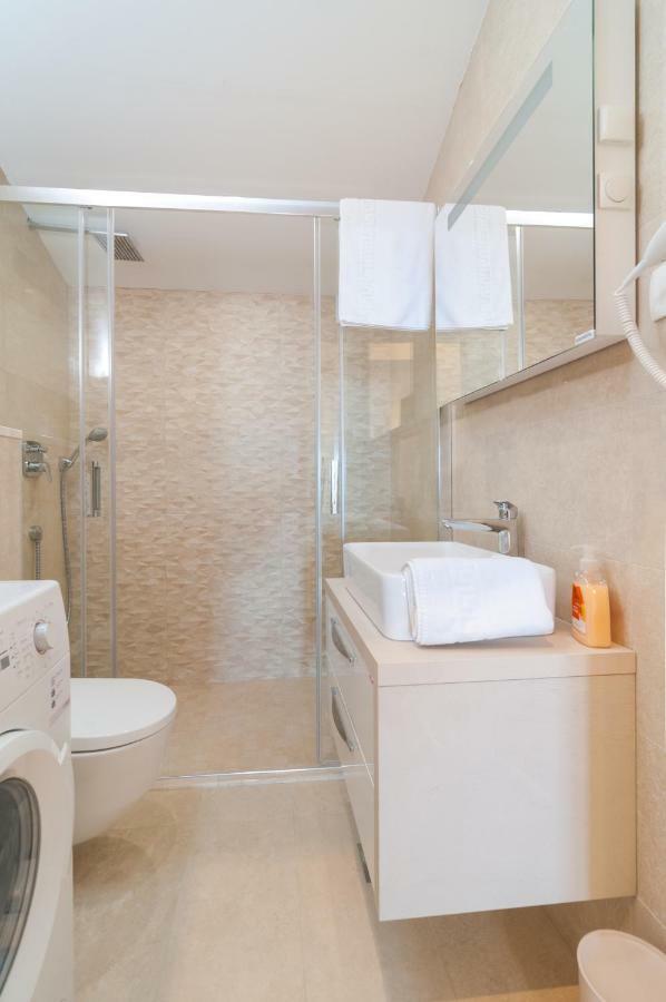 Beautiful Apartment With Private Pool Trogir Eksteriør bilde